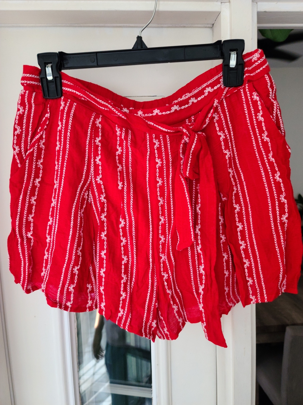 Sadie & Sage Red Embroidered Tie-Waist High Rise Shorts